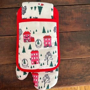 Kate Spade Winter/Christmas Oven mitt, pot holder, and dish towel set.